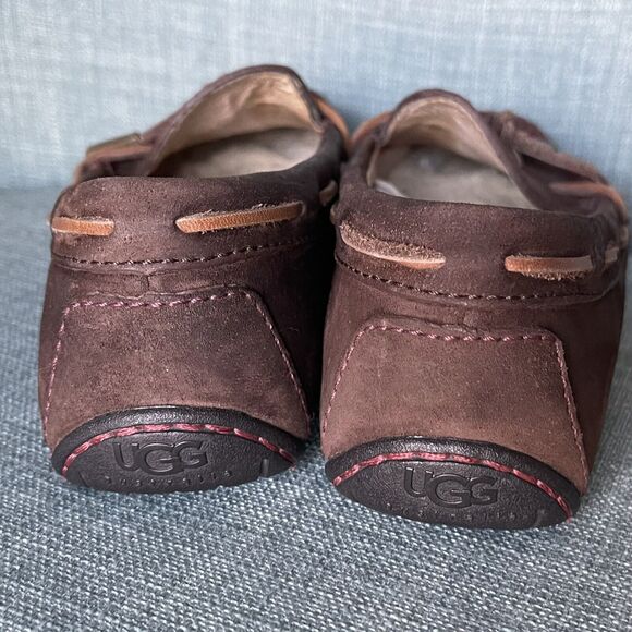 UGG Australia Women Size 7 Dakota Moccasin Slippers Dark Brown Leather Loafers - Picture 10 of 10